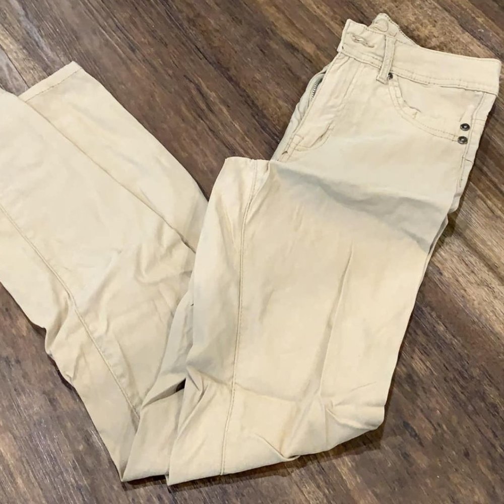 Stretchy Khaki Jeggings!! So Comfy